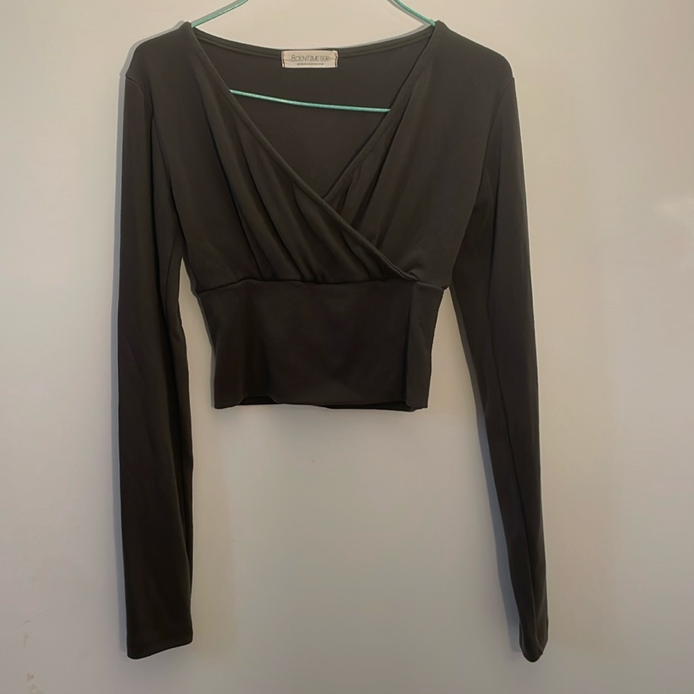 Dark Grey-Olive Cropped long sleeve v-neck top